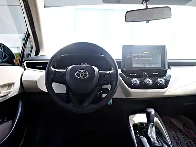 2020 Toyota Corolla XLI Clean Title Perfect Condition GCC Specs White Black