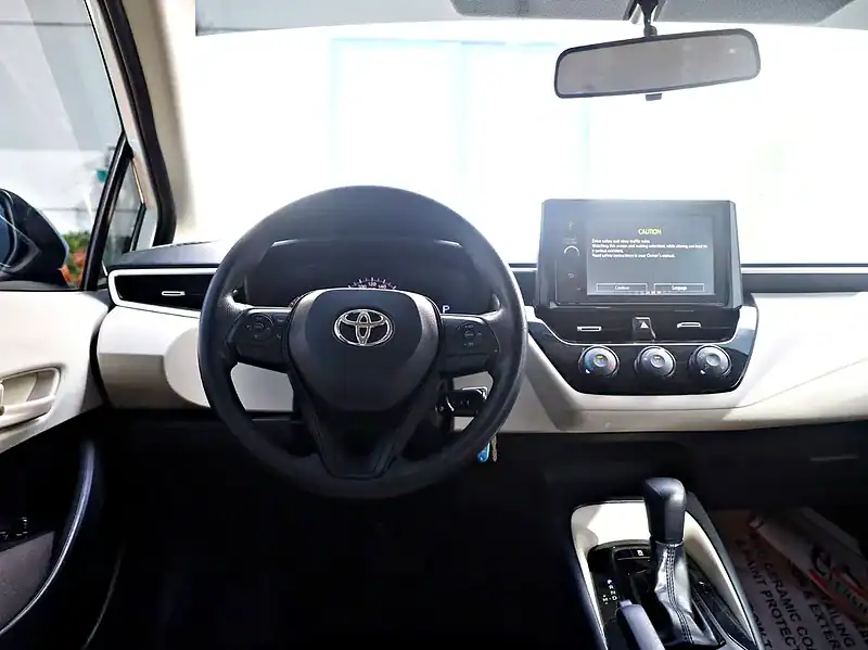 2020 Toyota Corolla XLI Clean Title Perfect Condition GCC Specs White Black