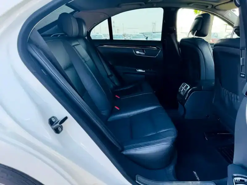 2012 Mercedes-Benz S-Class S 350 Neat and Clean Car White Black