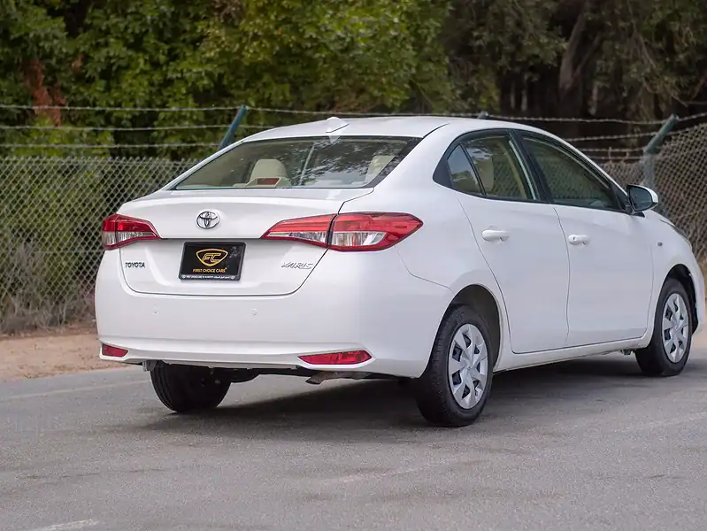 2022 Toyota Yaris E 4 Cylinders Engine White Beige GCC Specs FWD