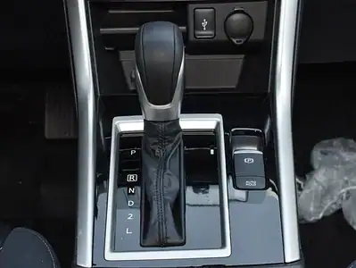 2025 Mitsubishi XpanderCross 1.5L A/T FWD Petrol White Black GCC Specs