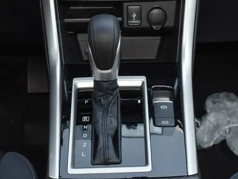 2025 Mitsubishi XpanderCross 1.5L A/T FWD Petrol White Black GCC Specs