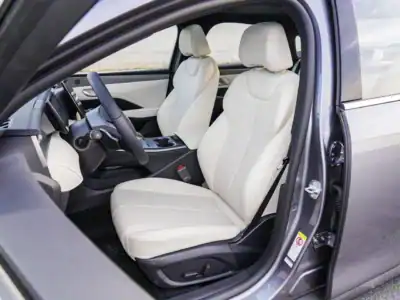 2025 BYD QIN PLUS DM-I BEYOND SMART DRIVING EDITION Hybrid White Beige