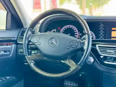 2012 Mercedes-Benz S-Class S 350 Neat and Clean Car White Black