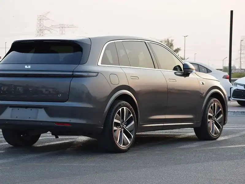 2023 Li Auto L7 Luxury 1.5L SUV Plug-In Hybrid Grey Tan Dual-Motor