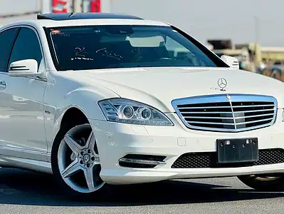 2012 Mercedes-Benz S-Class S 350 Neat and Clean Car White Black