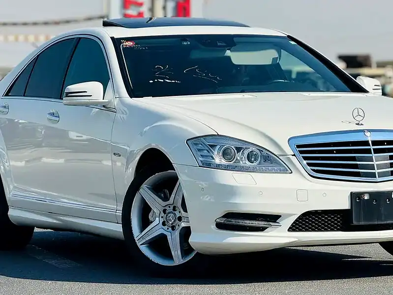 2012 Mercedes-Benz S-Class S 350 Neat and Clean Car White Black