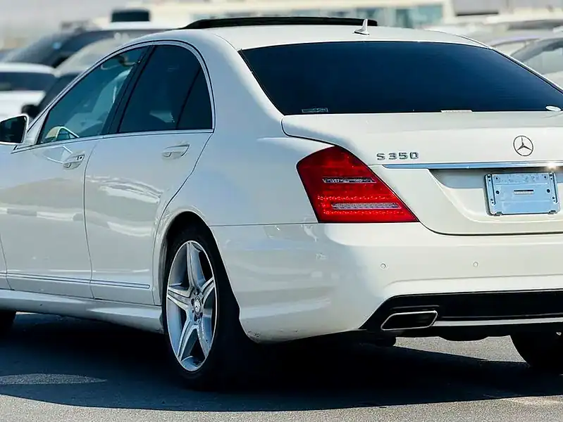 2012 Mercedes-Benz S-Class S 350 Neat and Clean Car White Black