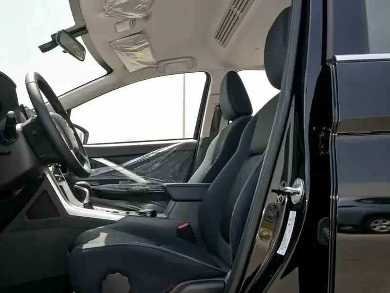 2025 Mitsubishi Xpander Cross 1.5L AT FWD Petrol Black Black GCC Specs