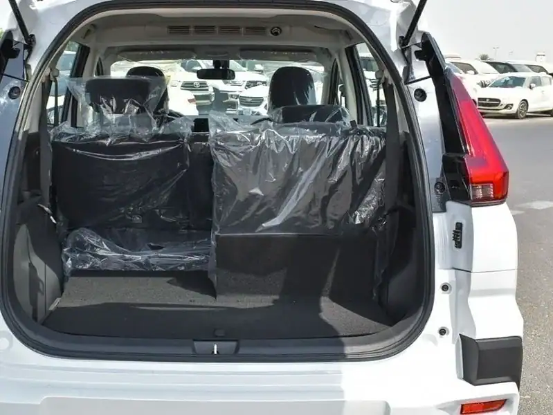 2025 Mitsubishi XpanderCross 1.5L A/T FWD Petrol White Black GCC Specs