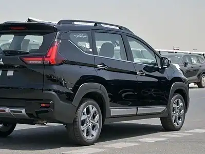 2025 Mitsubishi Xpander Cross 1.5L AT FWD Petrol Black Black GCC Specs