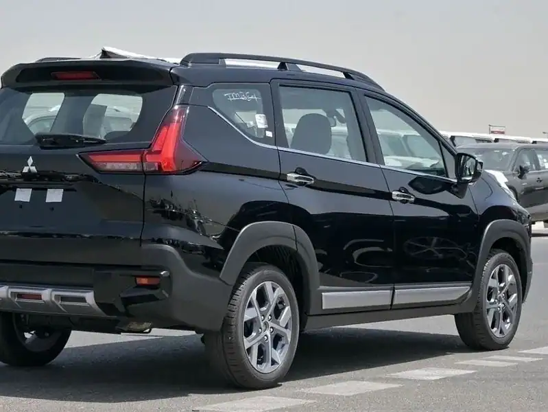 2025 Mitsubishi Xpander Cross 1.5L AT FWD Petrol Black Black GCC Specs