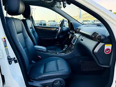 2006 Mercedes-Benz C-Class C230 V6 CLEAN CAR and Neat White Black