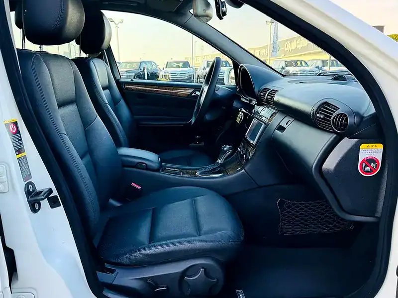 2006 Mercedes-Benz C-Class C230 V6 CLEAN CAR and Neat White Black