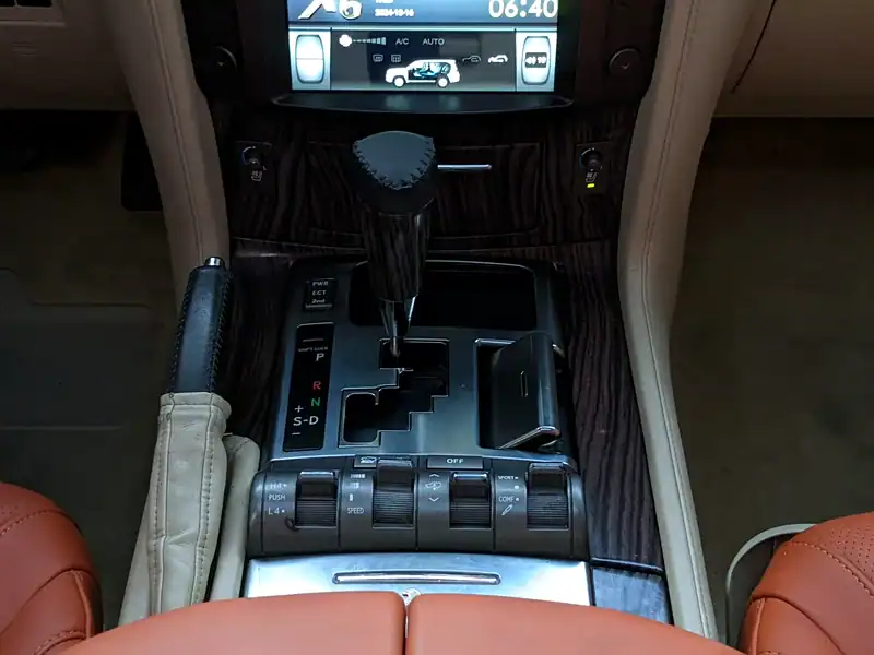 2009 Lexus LX-Series Full Option IN EXCELLENT CONDITION Black Brown