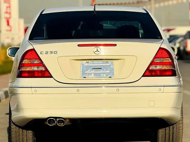 2006 Mercedes-Benz C-Class C230 V6 CLEAN CAR and Neat White Black