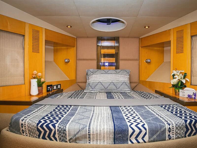 Majesty Yacht 44 FT Dubai UAE