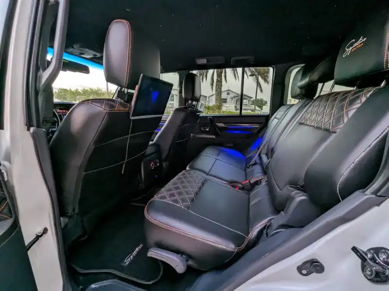 2020 Mitsubishi Pajero Signature Edition GCC IN EXCELLENT CONDITION White Black