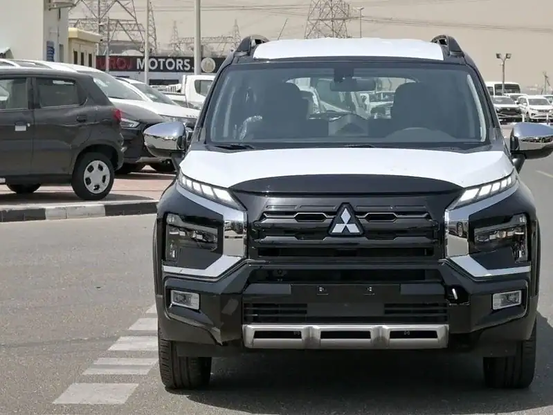 2025 Mitsubishi Xpander Cross 1.5L AT FWD Petrol Black Black GCC Specs