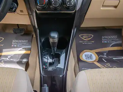 2022 Toyota Yaris E 4 Cylinders Engine White Beige GCC Specs FWD