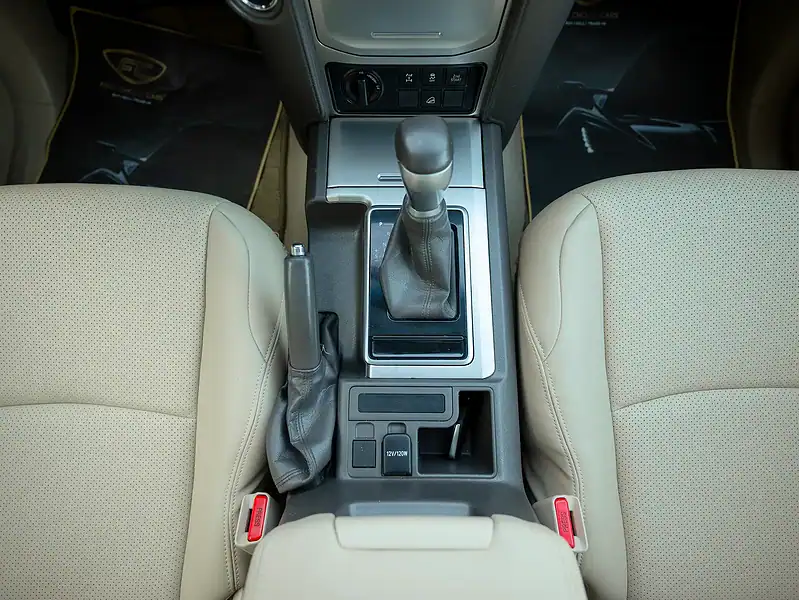 2022 Toyota Prado GXR 6 Cylinders Engine White Beige GCC Specs 4WD