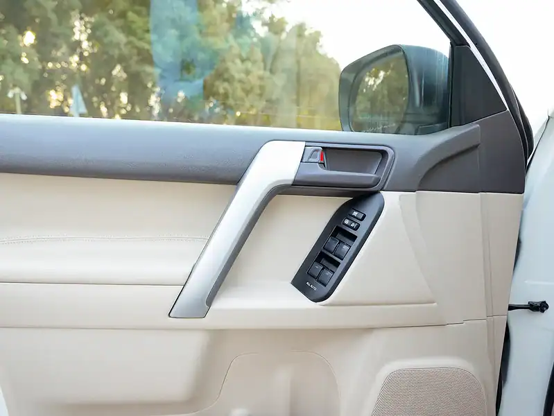 2022 Toyota Prado GXR 6 Cylinders Engine White Beige GCC Specs 4WD