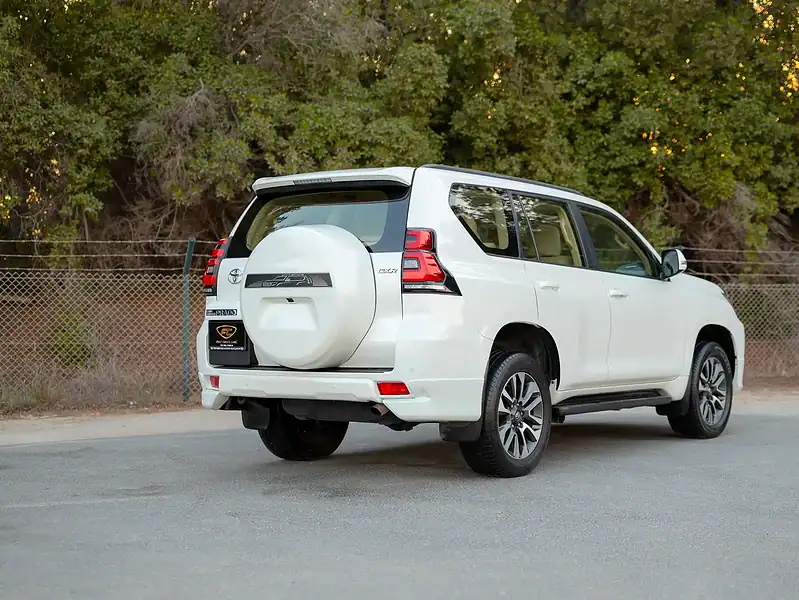 2022 Toyota Prado GXR 6 Cylinders Engine White Beige GCC Specs 4WD