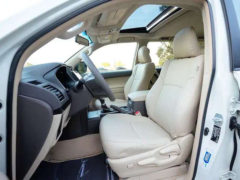 2022 Toyota Prado GXR 6 Cylinders Engine White Beige GCC Specs 4WD