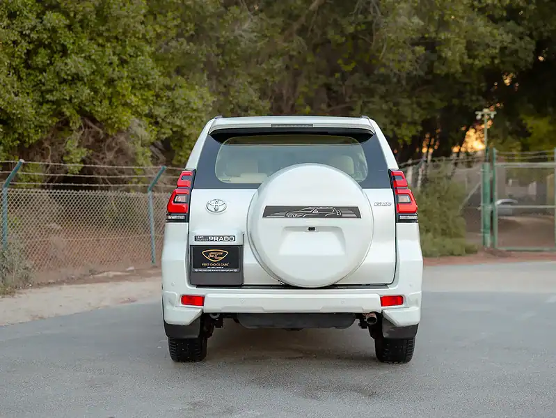 2022 Toyota Prado GXR 6 Cylinders Engine White Beige GCC Specs 4WD