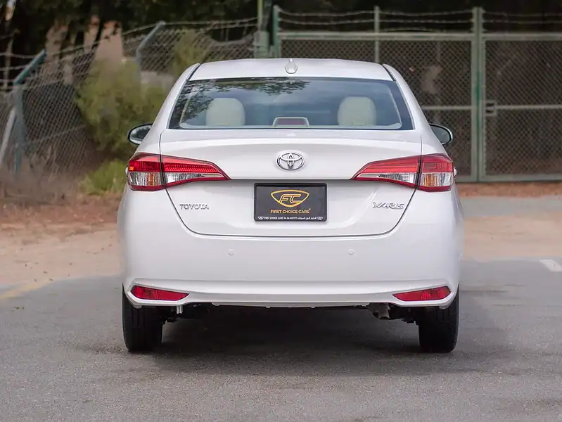 2022 Toyota Yaris E 4 Cylinders Engine White Beige GCC Specs FWD