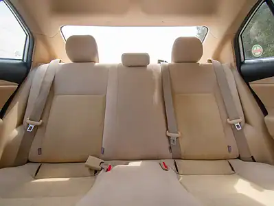 2022 Toyota Yaris E 4 Cylinders Engine White Beige GCC Specs FWD