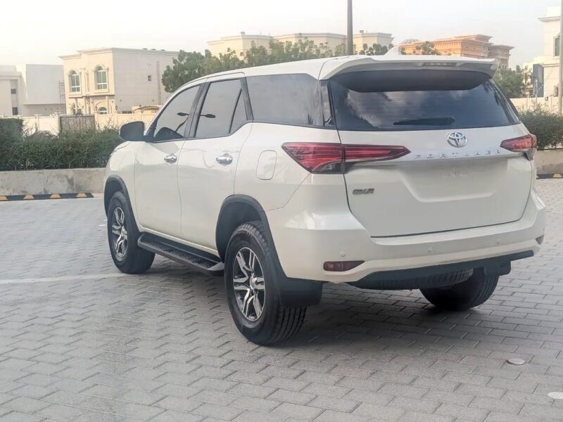 2022 Toyota Fortuner EXR 4X4 V4 2.7L GCC IN EXCELLENT CONDITION White Brown