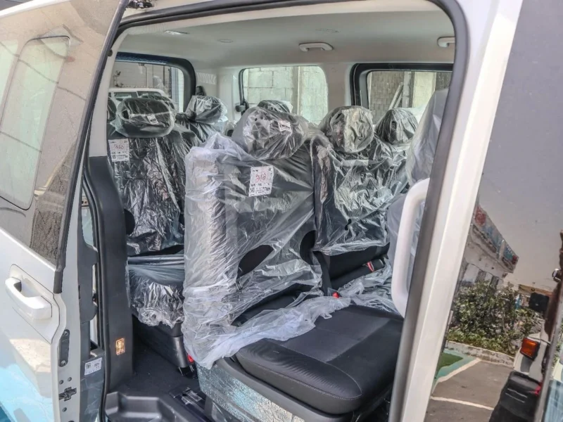 Hyundai Staria Hyundai Staria 3.5L 2025 AT White Black