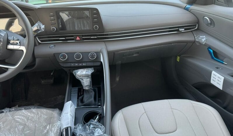 New 2025 Hyundai Elantra Automatic FWD