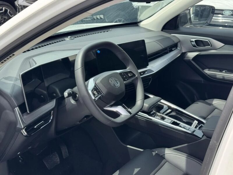 2024 MG One Standard 1.5L Petrol GCC Specs White Black