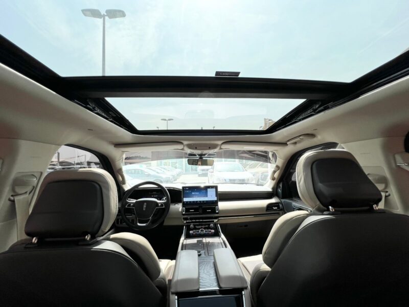 2022 Lincoln Navigator Presidential Edition GCC V6 Grey Beige