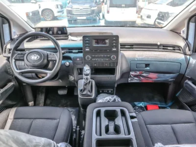 Hyundai Staria Hyundai Staria 3.5L 2025 AT White Black