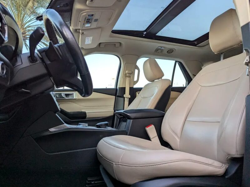 2020 Ford Explorer XLT ECOBOOST GCC IN EXCELLENT CONDITION White Beige