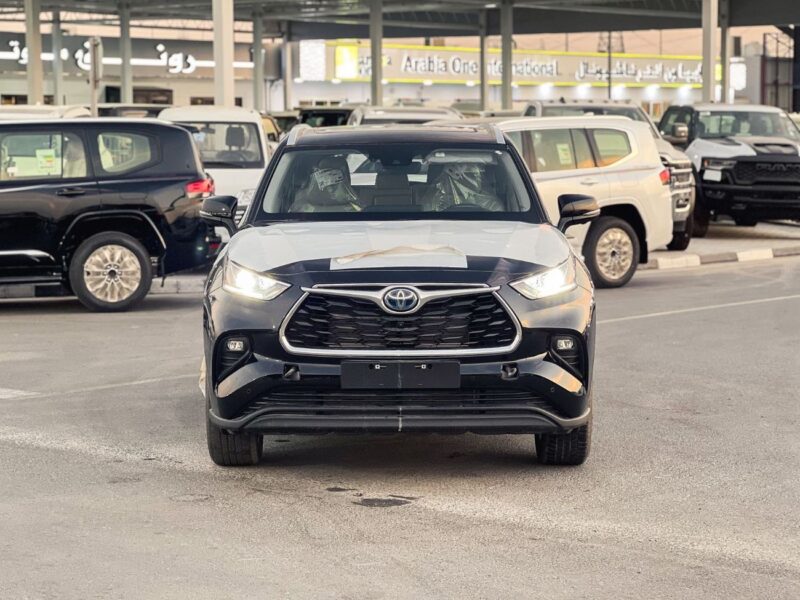 2024 Toyota Highlander Highlander Limited 2.5L Hybrid AWD Black Beige