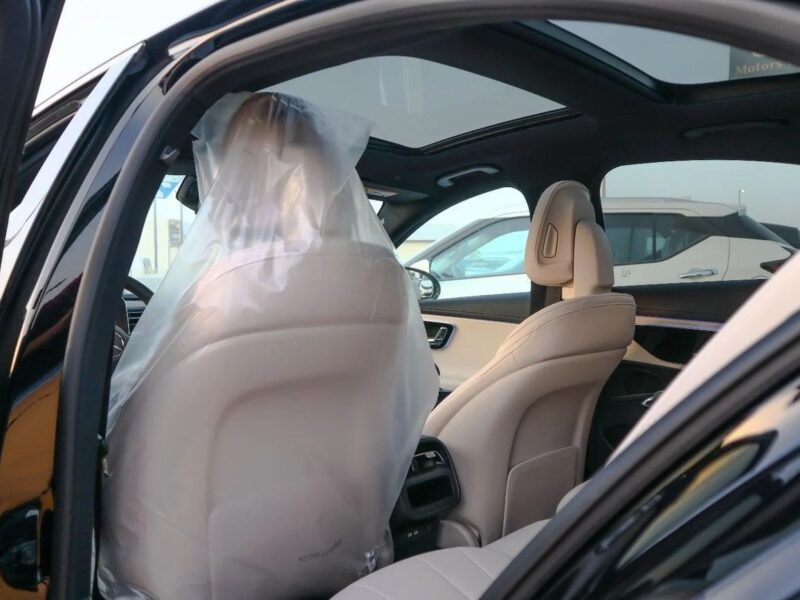 2025 Mercedes-Benz E200 2.0L Inline-4 Turbocharged Gasoline Black Beige