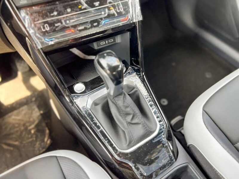 2025 Volkswagen T ROC T ROC 1.5L Black Package TURBOCHARGED White Black