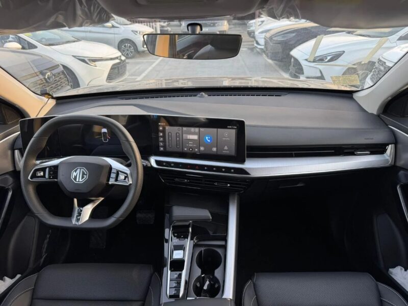 MG One STD 1.5L Petrol FWD 2024 GCC Specs Grey Black