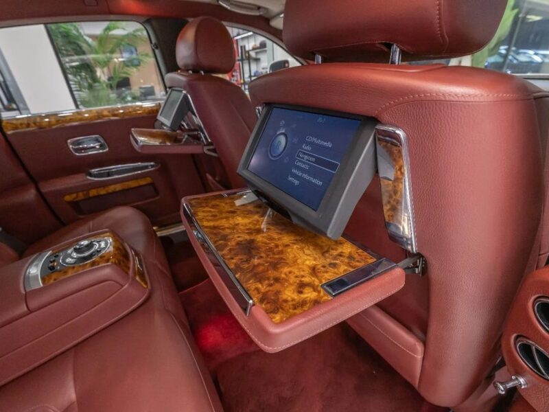 2010 Rolls-Royce Ghost GCC Specs Super Mint Condition White Red