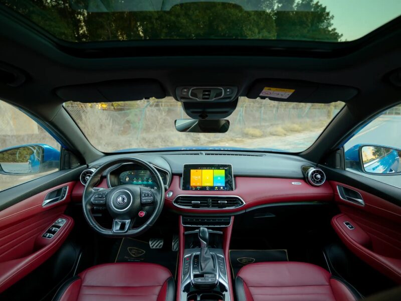 2021 MG HS Luxury 2.0L 4 Cylinder Engine GCC Specs Blue Red