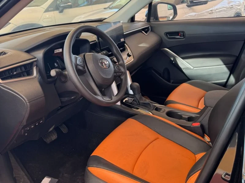 2025 Toyota Corolla Cross HEV 2.0 Engine Full Option Black Orange
