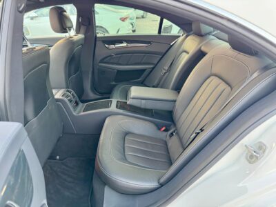 MERCEDES CLS 400 WHITE-Black 2016 A/T Petrol