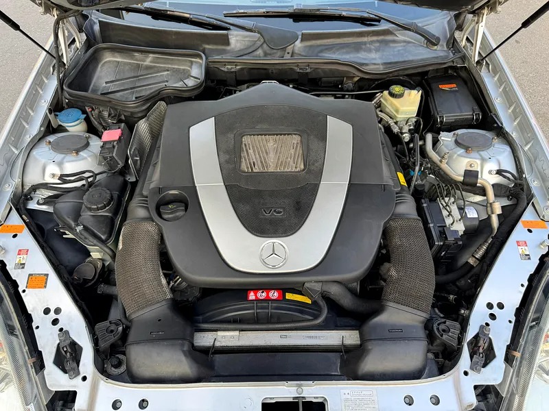 2005 Mercedes-Benz SLK-Class SLK 350 in Perfect Condition Silver Black