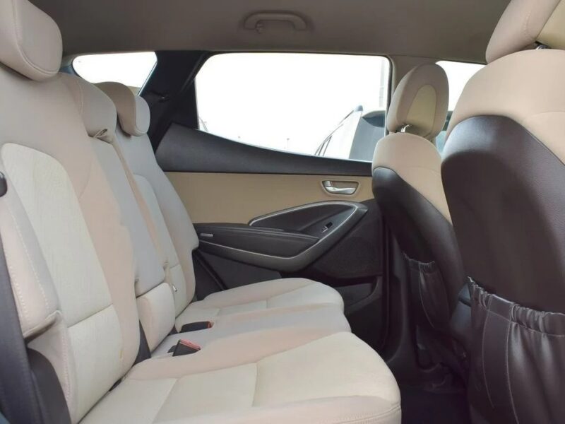 2016 Hyundai Santa Fe 4WD SUV Petrol GCC Specs White Beige