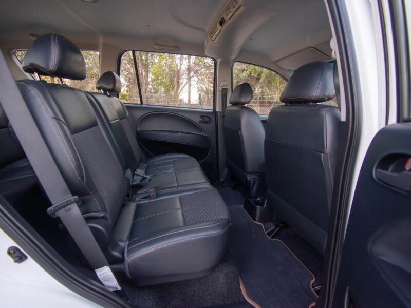 2020 CMC Z7 Standard 4 Cylinder Engine FWD GCC Specs White Black