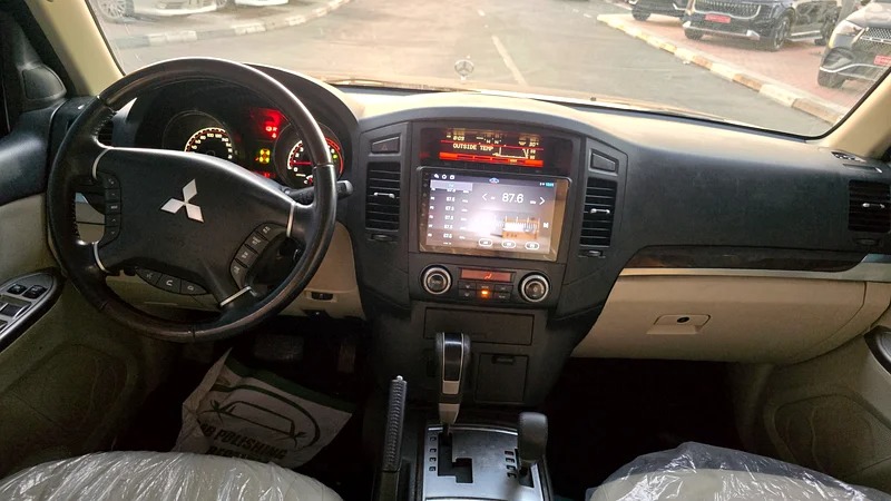 2013 Mitsubishi Pajero GLX 6 Cylinder Engine SUV Black Beige